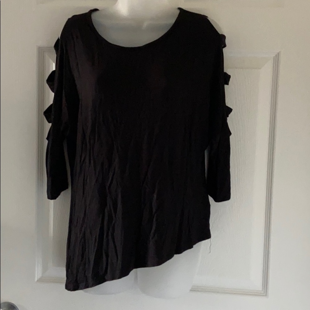 Asymmetrical hem cut out sleeve top